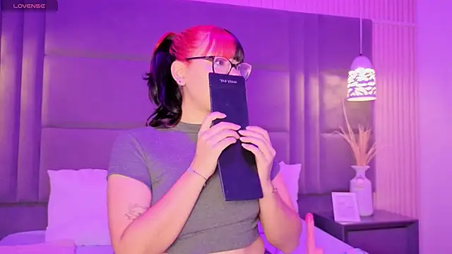 Snapshot of EllieNeptune_ chatting on 22, 2, 2026 EllieNeptune online show from 22, 2, 2026