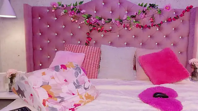 EllieNeptune  online show from 16, 4, 2026