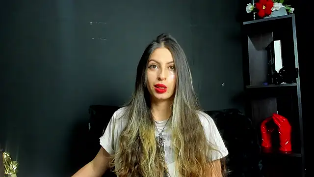 Snapshot of GoddesLeila chatting on 1, 7, 2026 GoddesLeila online show from 1, 7, 2026