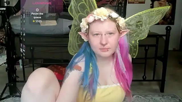 Snapshot of LoriCritter chatting on 26, 3, 2026 LoriCritter online show from 26, 3, 2026