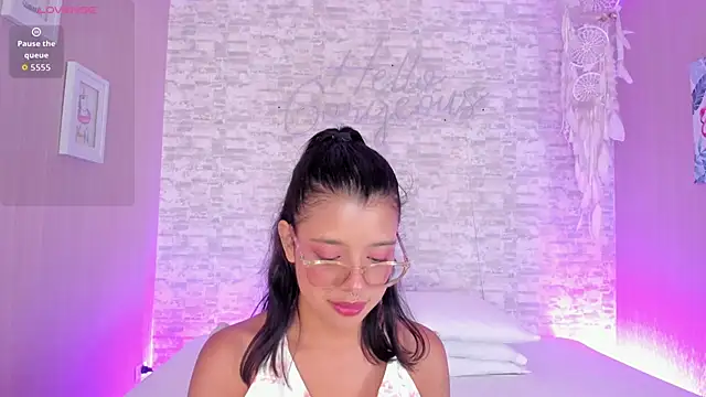 Olivia Lane online show from 4, 2, 2026