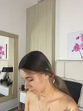 Snapshot of JuliaColemann chatting on 2, 7, 2026 JuliaColemann online show from 2, 7, 2026