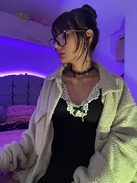  Lucycherry online show from 3, 5, 2026