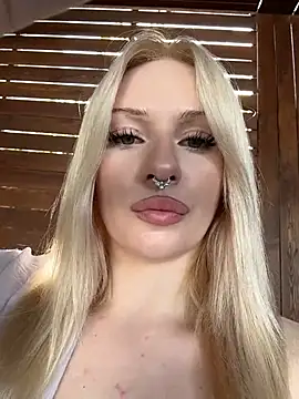 Snapshot of DayaFoxy chatting on 4, 7, 2026 DayaFoxy online show from 4, 7, 2026