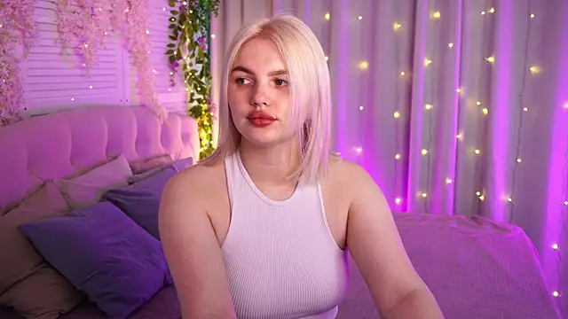 AmeliaWeells online show from 13, 5, 2026