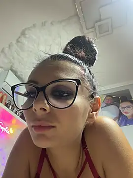 HiddendesireXO01 online show from 12, 7, 2026