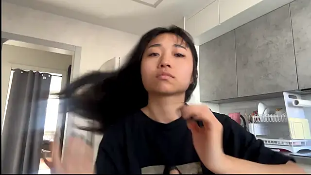 SweetMiaXO online show from 7, 4, 2026