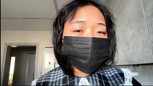 SweetMiaXO online show from 13, 4, 2026