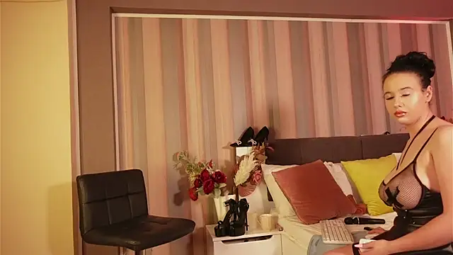 Snapshot of MavisReeve chatting on 18, 3, 2026 MavisReeve online show from 18, 3, 2026