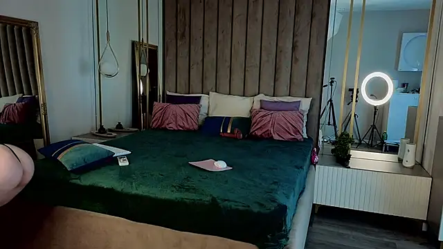 Snapshot of MavisReeve chatting on 13, 4, 2026 MavisReeve online show from 13, 4, 2026