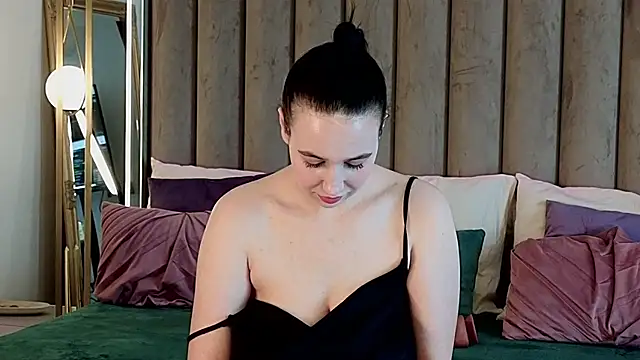 Snapshot of MavisReeve chatting on 16, 4, 2026 MavisReeve online show from 16, 4, 2026