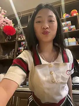 Snapshot of Lyn-be99 chatting on 22, 5, 2026 Lyn-be99 online show from 22, 5, 2026