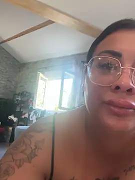 Snapshot of Melissa-suisse chatting on 1, 6, 2026 Melissa-suisse online show from 1, 6, 2026