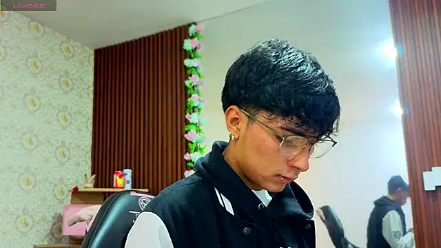 Snapshot of osamu_tay chatting on 9, 6, 2026 osamu tay online show from 9, 6, 2026