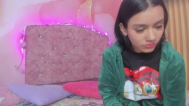 Snapshot of Melanie__Evans chatting on 16, 3, 2026 Melanie Evans online show from 16, 3, 2026