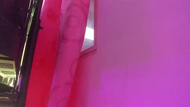 Snapshot of Melanie__Evans chatting on 20, 3, 2026 Melanie Evans online show from 20, 3, 2026