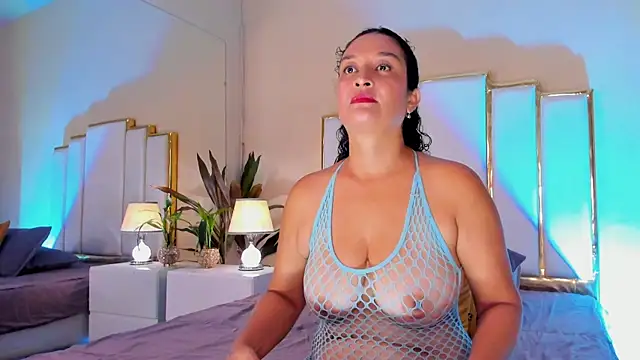 Snapshot of Rosalinda_77 chatting on 14, 7, 2026 Rosalinda 77 online show from 14, 7, 2026