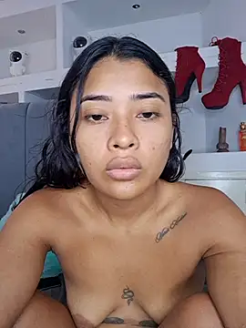 Snapshot of Layla_em chatting on 15, 2, 2026 Layla em online show from 15, 2, 2026