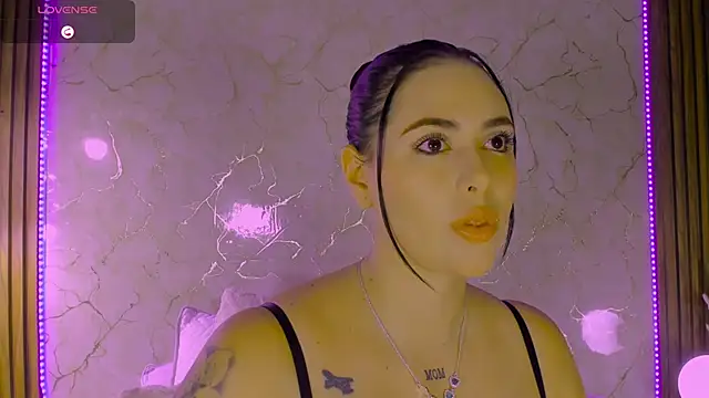 Snapshot of milaocean chatting on 4, 2, 2026 milaocean online show from 4, 2, 2026