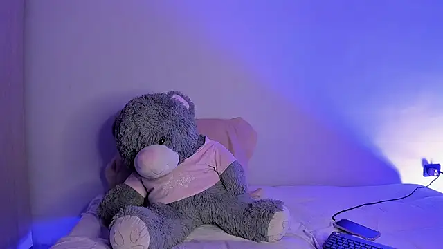 Snapshot of ViolettM chatting on 18, 2, 2026 ViolettM online show from 18, 2, 2026