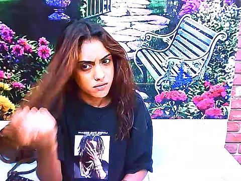 Snapshot of IndianPretty14u2Luv chatting on 2, 4, 2026 IndianPretty14u2Luv online show from 2, 4, 2026