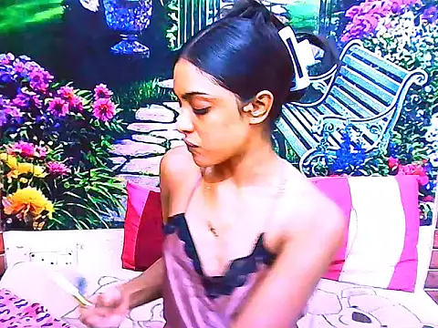 Snapshot of IndianPretty14u2Luv chatting on 14, 4, 2026 IndianPretty14u2Luv online show from 14, 4, 2026