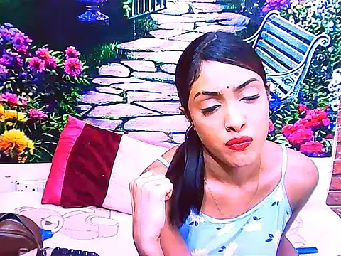 Snapshot of IndianPretty14u2Luv chatting on 15, 4, 2026 IndianPretty14u2Luv online show from 15, 4, 2026