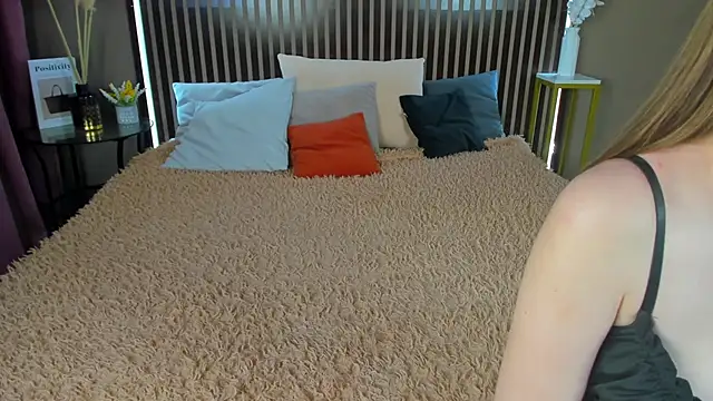 Betty Andrews online show from 18, 2, 2026