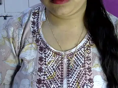 Snapshot of Cute_Aliyaa chatting on 18, 6, 2026 Cute Aliyaa online show from 18, 6, 2026