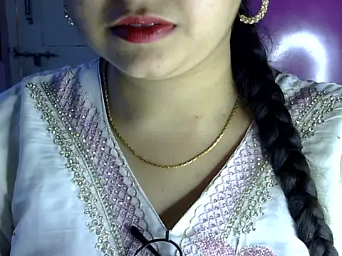 Snapshot of Cute_Aliyaa chatting on 7, 7, 2026 Cute Aliyaa online show from 7, 7, 2026
