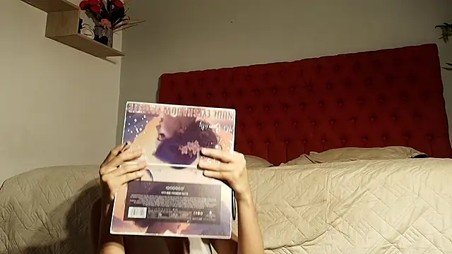 Snapshot of cristina_aznar1 chatting on 8, 5, 2026 cristina aznar1 online show from 8, 5, 2026