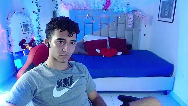 Caius fox online show from 7, 4, 2026