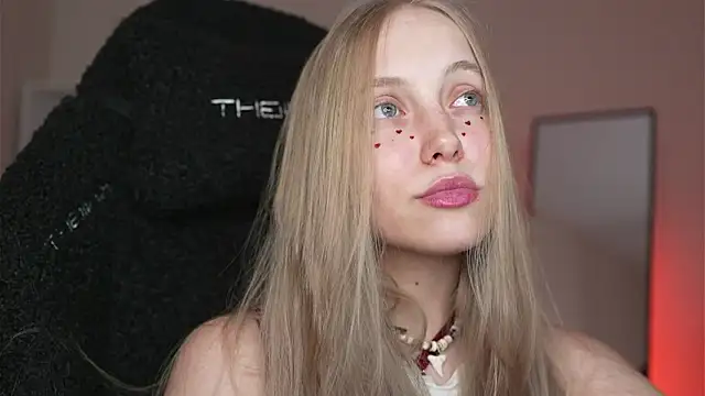 Snapshot of Appr0ved_ chatting on 14, 2, 2026 Appr0ved online show from 14, 2, 2026