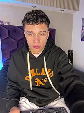Snapshot of Dominik_Souza chatting on 24, 4, 2026 Dominik Souza online show from 24, 4, 2026