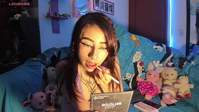 Snapshot of Rebecahart chatting on 4, 2, 2026 Rebecahart online show from 4, 2, 2026