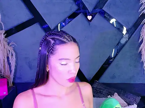 KylieWhitee online show from 24, 3, 2026