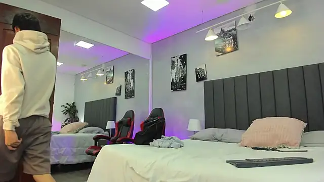 Snapshot of Raphael_Nyon chatting on 1, 3, 2026 Raphael Nyon online show from 1, 3, 2026