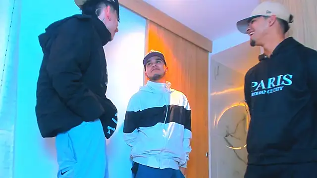 Snapshot of TheBatMansion chatting on 12, 2, 2026 TheBatMansion online show from 12, 2, 2026