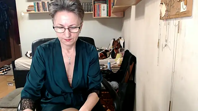 katemodel online show from 7, 10, 2025