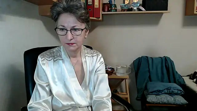 katemodel online show from 16, 11, 2025