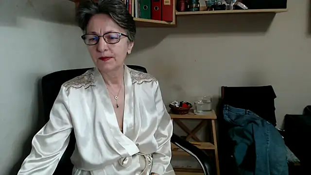 katemodel online show from 24, 11, 2025