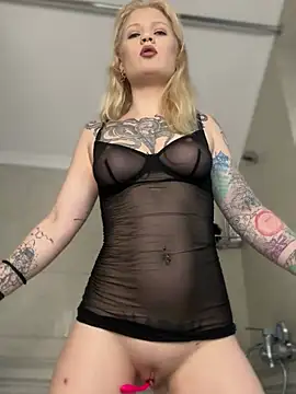 Snapshot of BlondeDoll_ chatting on 3, 2, 2026 BlondeDoll online show from 3, 2, 2026