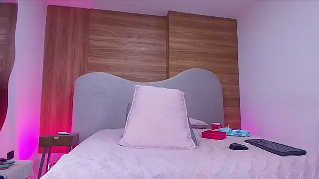 shaina adams online show from 14, 2, 2026