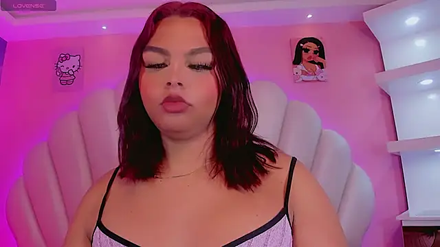 Snapshot of Maia_Hotts chatting on 7, 2, 2026 Maia Hotts online show from 7, 2, 2026