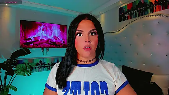 Maia Hotts online show from 23, 7, 2026