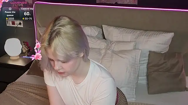 Snapshot of MollySoftGlow chatting on 30, 3, 2026 MollySoftGlow online show from 30, 3, 2026