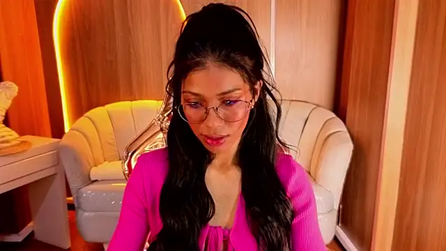 Snapshot of Alina_b_ chatting on 18, 7, 2026 Alina b online show from 18, 7, 2026