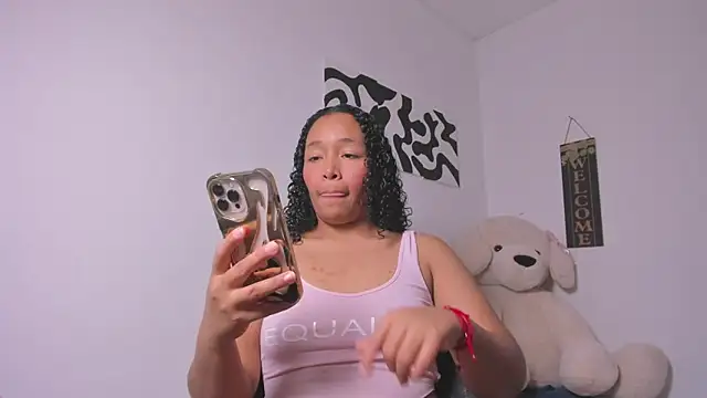 Snapshot of Nia13 chatting on 24, 2, 2026 Nia13 online show from 24, 2, 2026