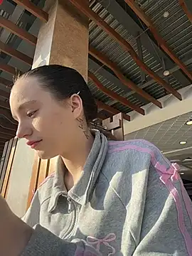 Snapshot of MiaTee chatting on 25, 2, 2026 MiaTee online show from 25, 2, 2026