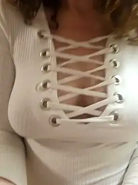 Snapshot of Isa363636 chatting on 12, 2, 2026 Isa363636 online show from 12, 2, 2026